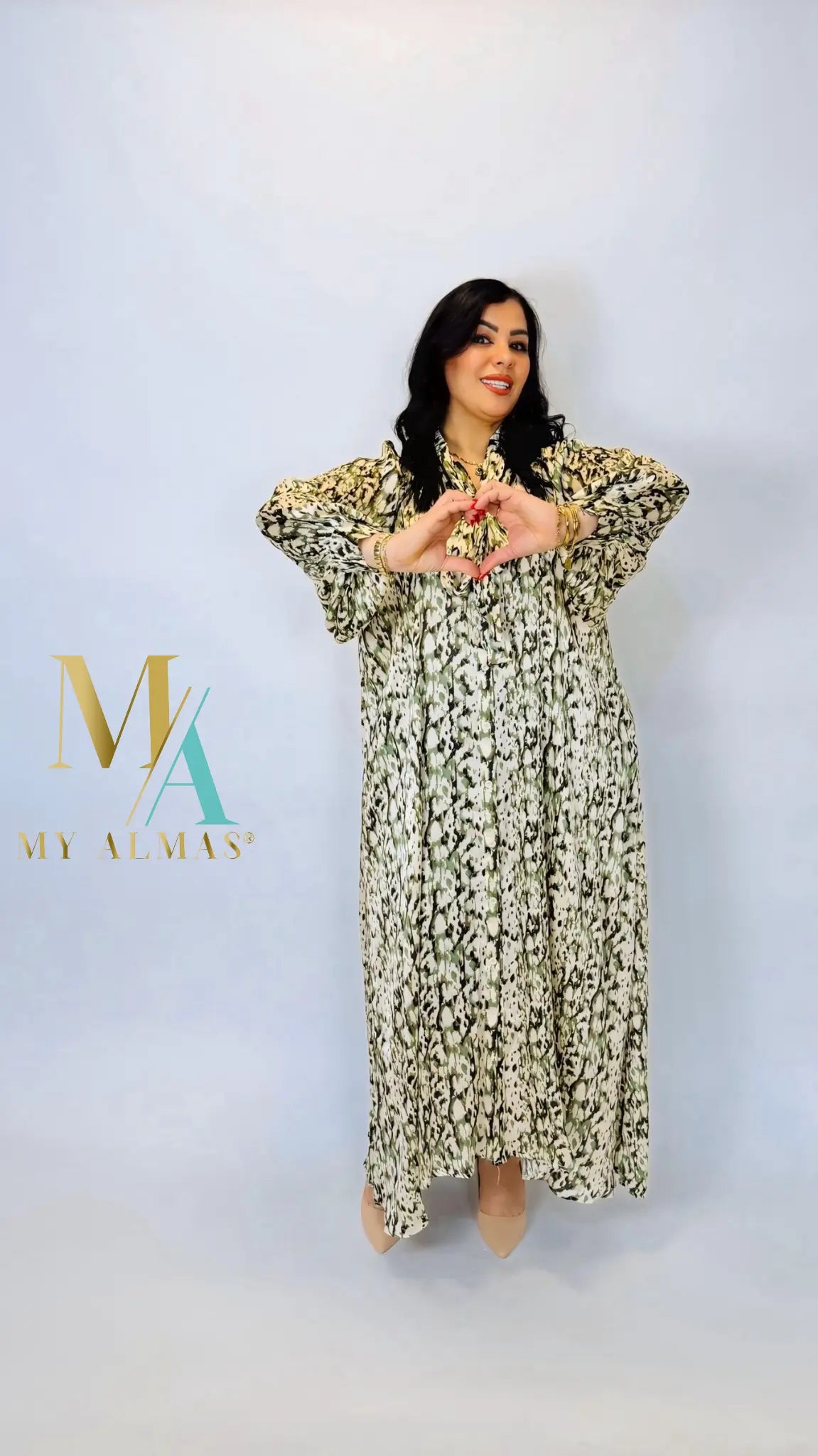 Leona Robe