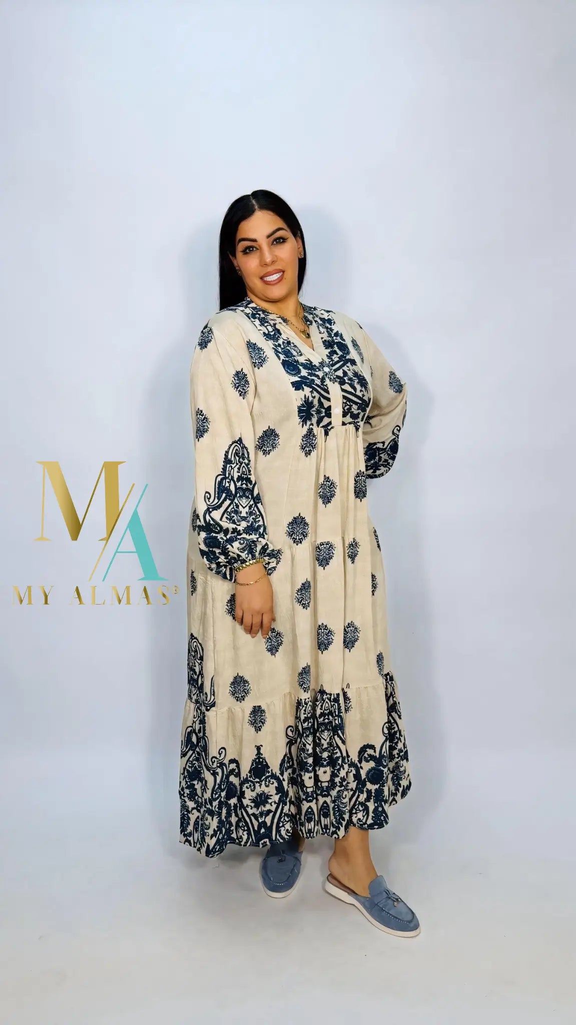 Norah Robe