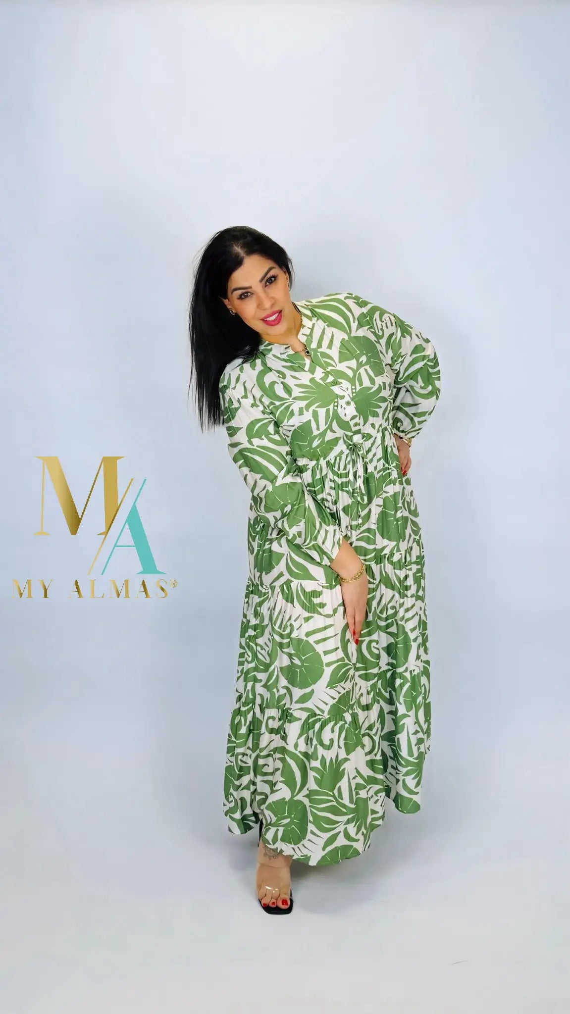 Saria Robe