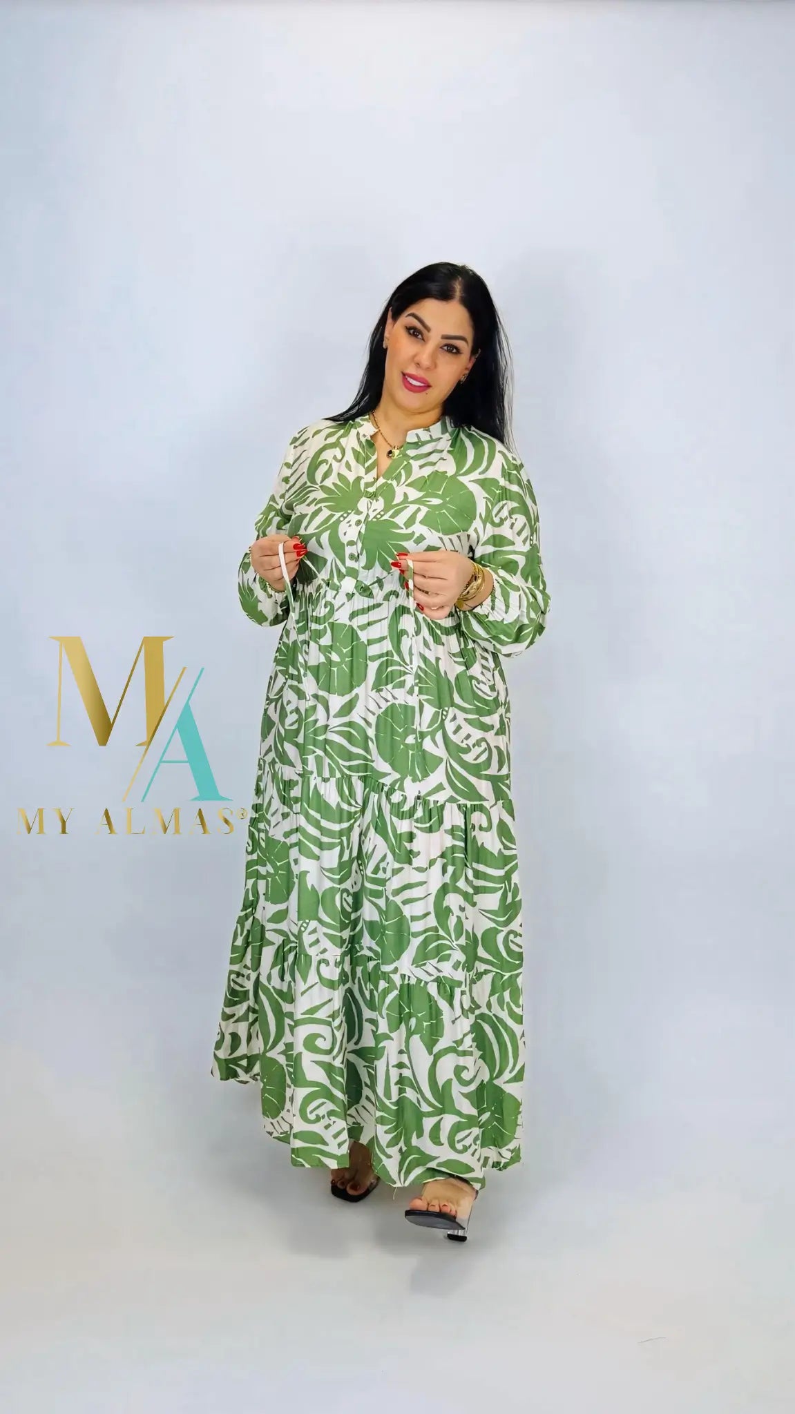 Saria Robe