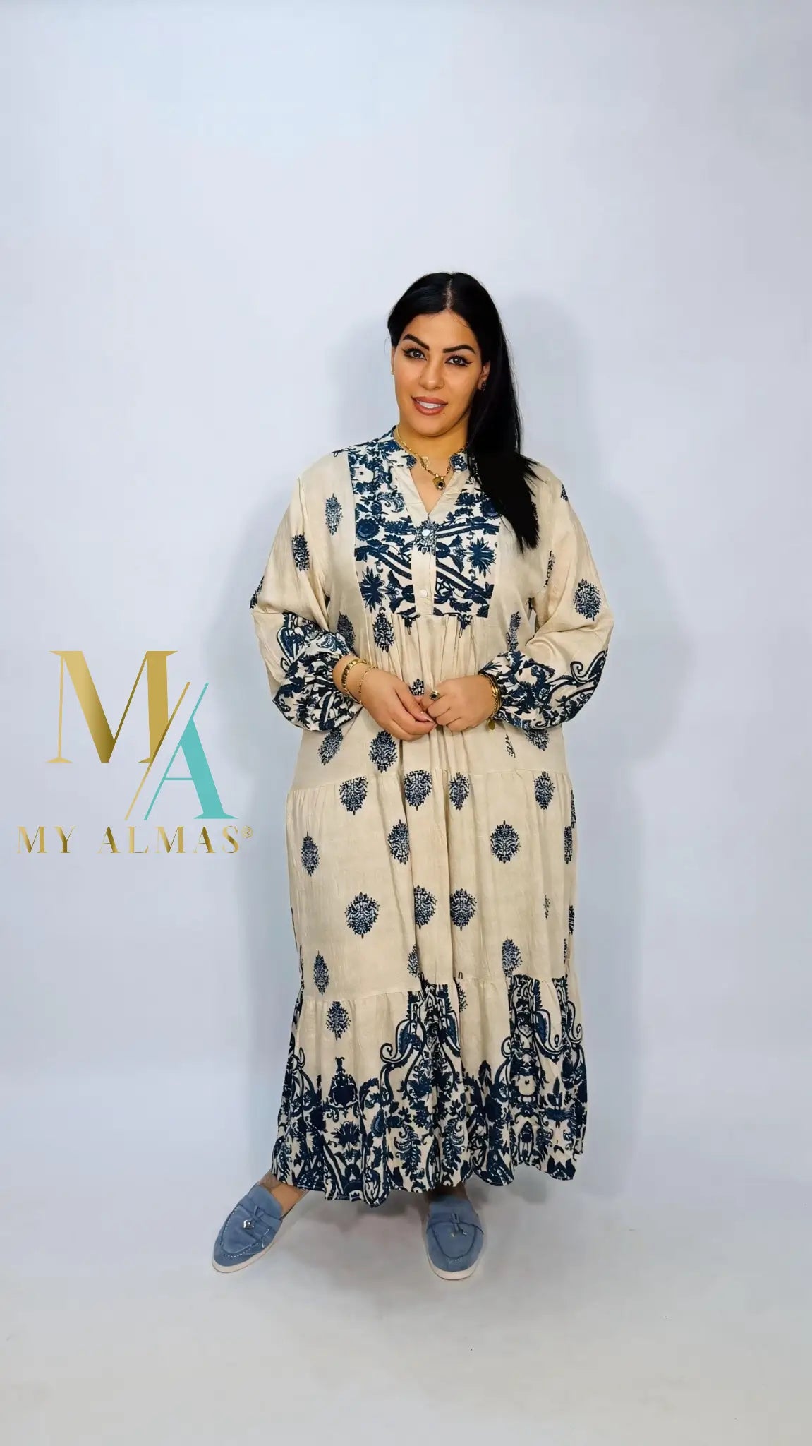 Norah Robe
