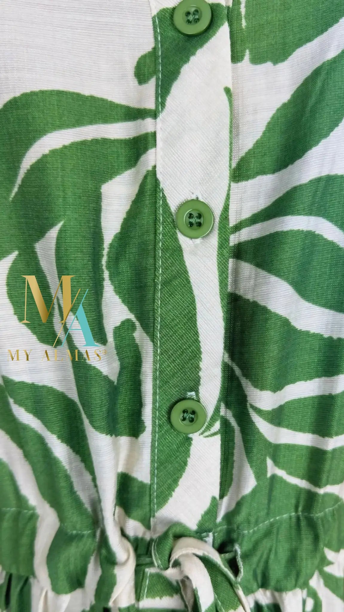 Saria Robe